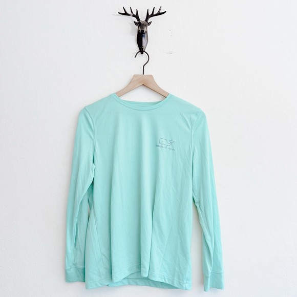 Vineyard Vines Tops - Vineyard Vines Women’s AquaPerformance Long Sleeve Tee Size Large